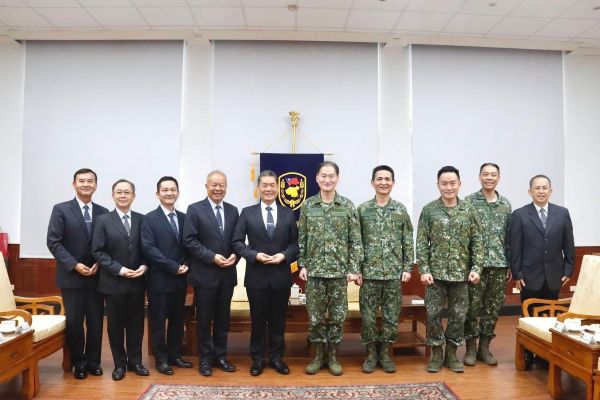 慈濟慈善事業基金會春節敬軍　慰勉八軍團官兵助民辛勞齊聚